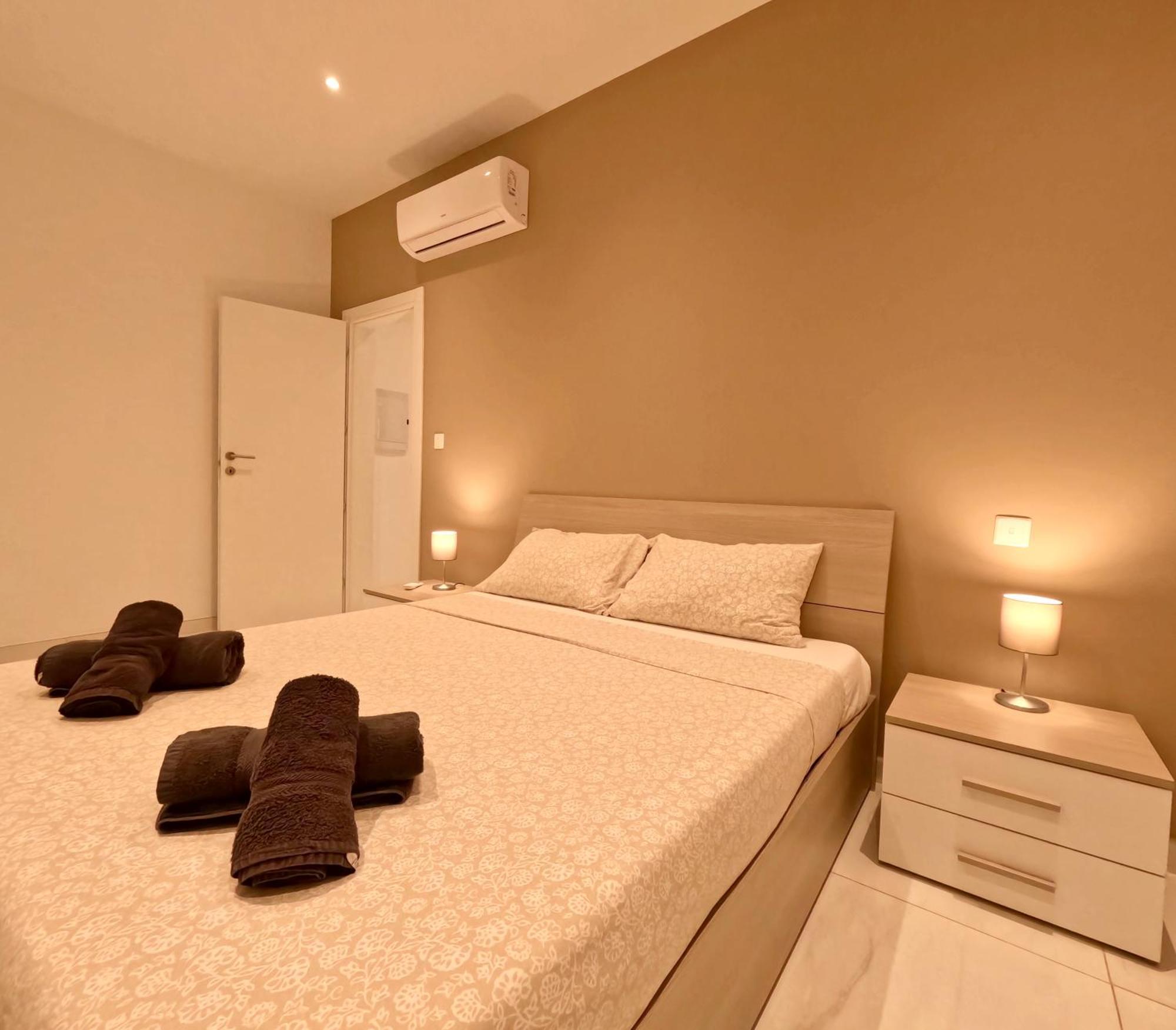 Modern Apartment In St Julian'S Malta, With Breathtaking Views Of Spinola Bay St. Julian's Exterior foto